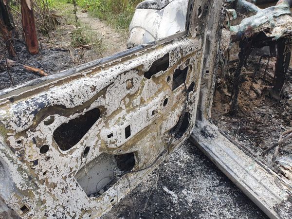Carro de motorista de aplicativo é queimado durante sequestro por Isaac Ribeiro
