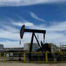 Imagem - Petróleo em terra é combustível para novas indústrias no ES