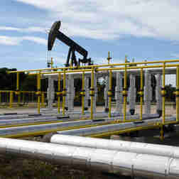 Imagem - Petrobras vende maior campo de petróleo em terra do ES, gasodutos e porto