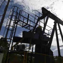 Imagem - Preço do petróleo sobe 10% após Trump falar em acordo entre Rússia e sauditas