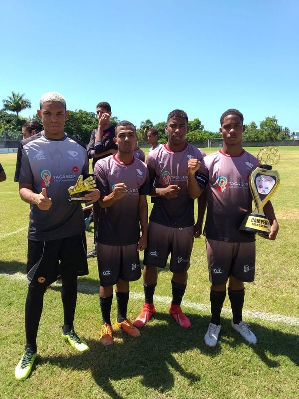 15/12/2019 - Entrega das premiações da 3ª Taça EDP das Comunidades. Jogadores do Tiradentes. Crédito: Roger Bongiovani