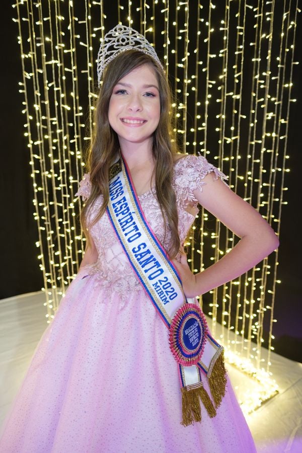 16/12/2019 - De Laranja da Terra, Glenda Seibel, 12, foi eleita Miss Espírito Santo Mirim 2020. Crédito: Camilla Baptistin