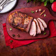 Imagem - Lombo de porco com farofa de bacon: confira a receita