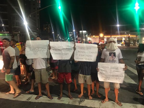 Moradores de Andorinhas pedem por justiça. Crédito: Iara Diniz