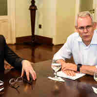 Imagem - "Não se deve usar recurso do povo para ajudar montadora"