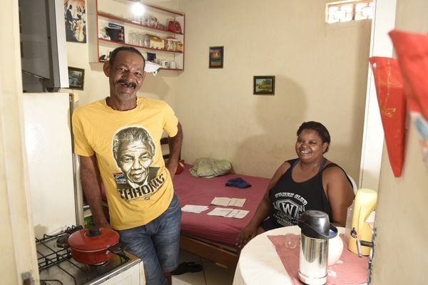 O casal Kleber Mendes e Eloísa Alves, ex-moradores de rua, conseguiram um lugar para morar e concluir o nível fundamental pela Educação de Jovens e Adultos (EJA)