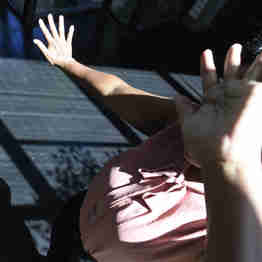 Imagem - Câmara aprova cotas de auxílio de R$ 600 a vítimas de violência doméstica