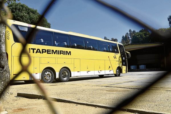 Ônibus na garagem da Viação Itapemirim, grupo que está em recuperação judicial desde março de 2016
