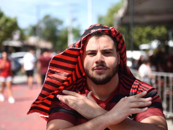 Torcida animada para a final do mundial por Vitor Jubini