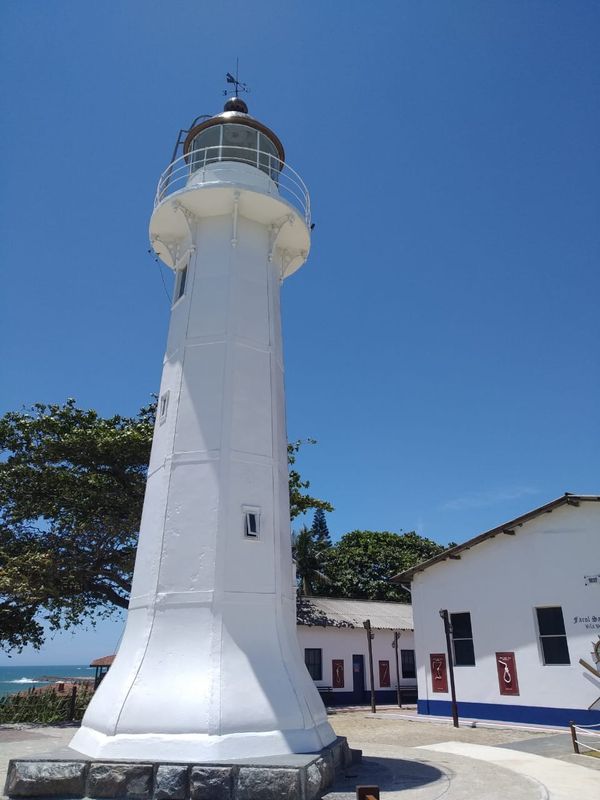 Farol de Santa Luzia, em Vila Velha, é reaberto após reforma por Aline Nunes