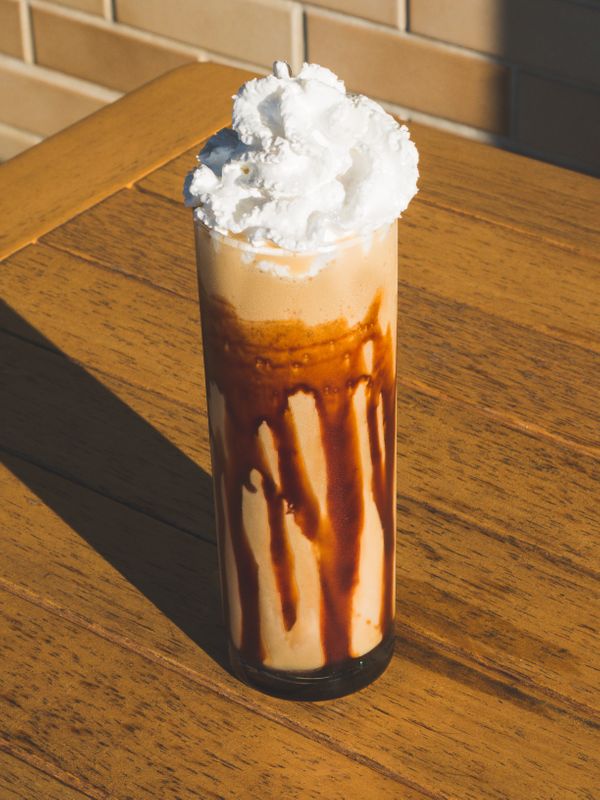 Frappuccino, bebida gelada à base de café, leite e chantilly. Crédito: Roberto Barros/Divulgação