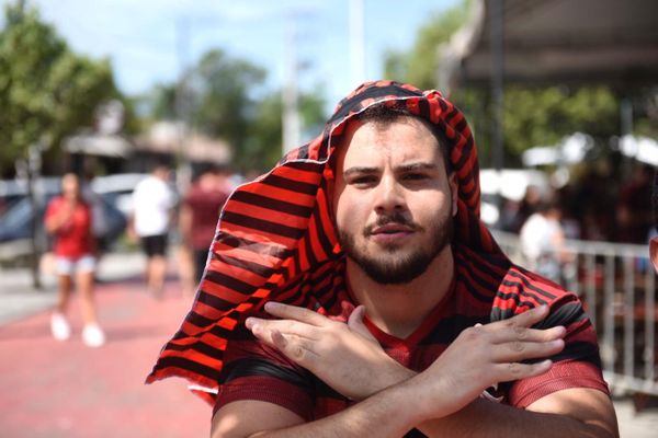 Torcida animada para a final do mundial por Vitor Jubini