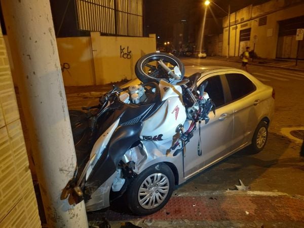 Acidente entre carro e moto em Cocal, Vila Velha