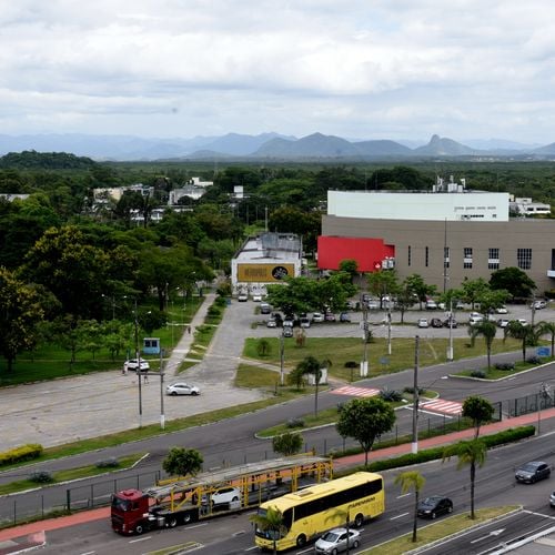Centros de ensino preveem retomada com rodízio de alunos, escalonamento das aulas e uso de máscaras; em alguns, o retorno presencial será opcional