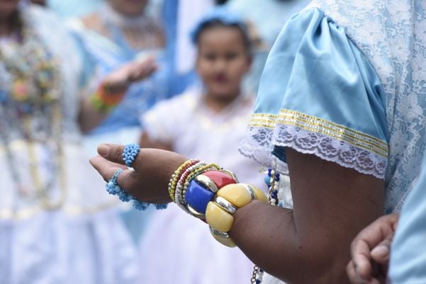 Banda de Congo Amores da Lua percorre ruas do bairro Santa Martha  por Carlos Alberto Silva