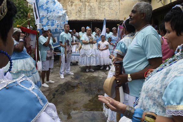 Banda de Congo Amores da Lua percorre ruas do bairro Santa Martha  por Carlos Alberto Silva