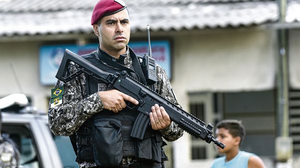Policiais da Forçaa Nacional atuando no bairro Padre Gabriel, em Cariacica . Crédito: Ricardo Medeiros