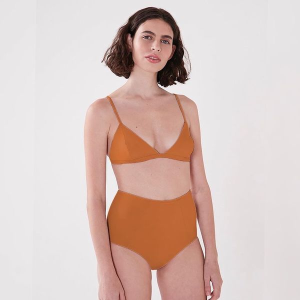 Biquínis e maiôs absorventes da marca Pantys por Reprodução/Instagram