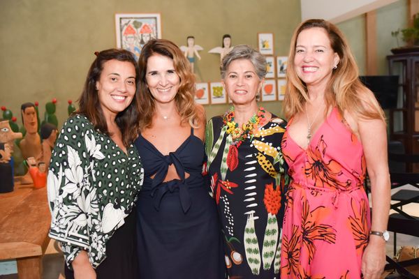 Danielle Epichin, Zezé Monteiro, Virginia Albuquerque e Monika Serrão: noite de moda e arte . Crédito: Mônica Zorzanelli