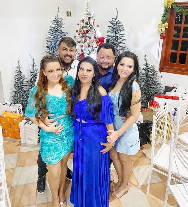 Maraísa e a família no Natal por Reprodução/Instagram