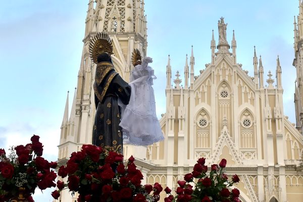 Data: 27/12/2019 - ES - Vitória - Procissão de São Benedito - A caminhada saiu da Igreja do Rosário e foi até a Catedral de Vitória - Editoria: Cidades - Foto: Fernando Madeira - GZ por Fernando Madeira