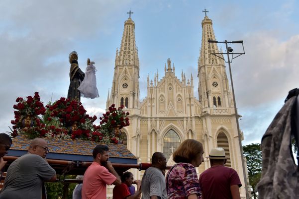 Data: 27/12/2019 - ES - Vitória - Procissão de São Benedito - A caminhada saiu da Igreja do Rosário e foi até a Catedral de Vitória - Editoria: Cidades - Foto: Fernando Madeira - GZ por Fernando Madeira