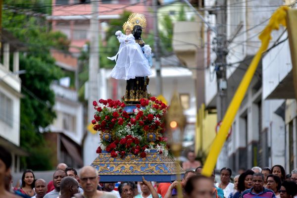 Data: 27/12/2019 - ES - Vitória - Procissão de São Benedito - A caminhada saiu da Igreja do Rosário e foi até a Catedral de Vitória - Editoria: Cidades - Foto: Fernando Madeira - GZ por Fernando Madeira