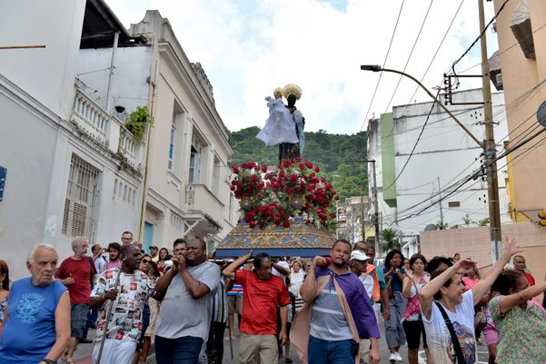 Data: 27/12/2019 - ES - Vitória - Procissão de São Benedito - A caminhada saiu da Igreja do Rosário e foi até a Catedral de Vitória - Editoria: Cidades - Foto: Fernando Madeira - GZ por Fernando Madeira