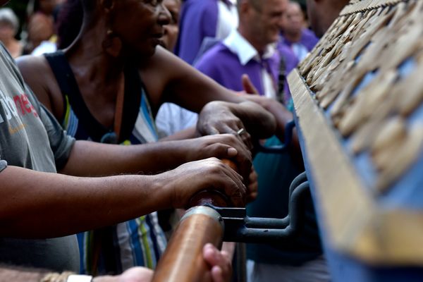 Data: 27/12/2019 - ES - Vitória - Procissão de São Benedito - A caminhada saiu da Igreja do Rosário e foi até a Catedral de Vitória - Editoria: Cidades - Foto: Fernando Madeira - GZ por Fernando Madeira