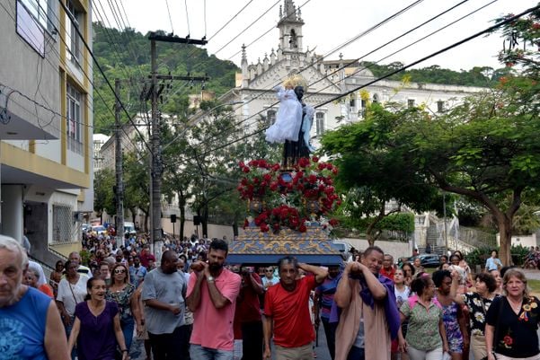 Data: 27/12/2019 - ES - Vitória - Procissão de São Benedito - A caminhada saiu da Igreja do Rosário e foi até a Catedral de Vitória - Editoria: Cidades - Foto: Fernando Madeira - GZ