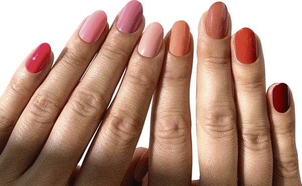 Unhas multicoloridas em tons degradê