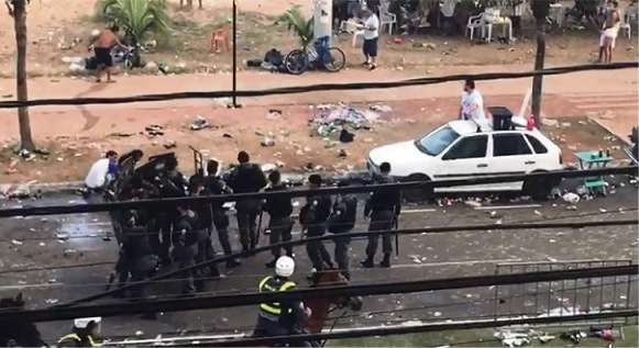 Confusão em quiosque de Vila Velha em 2018 por Foto Leitor