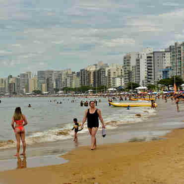 Imagem - Trabalhador terá que comprovar atividade essencial para sair à noite em Guarapari
