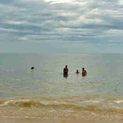 Imagem - Pescador encontra corpo boiando no mar de Guarapari