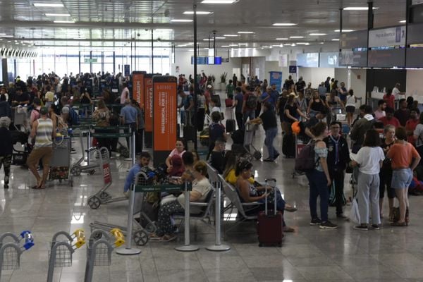 Saguão do Aeroporto de Vitória  por Carlos Alberto Silva