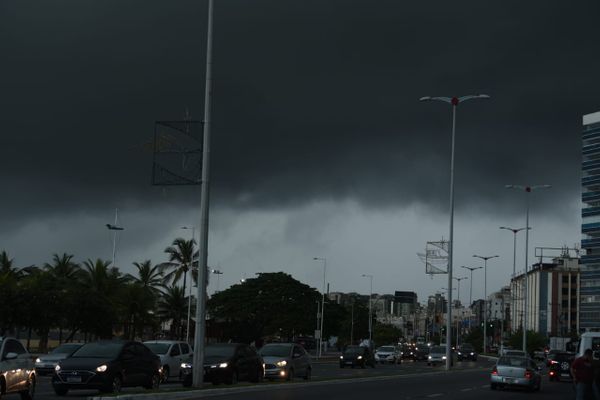 Tarde chuvosa em Vitória por Ricardo Medeiroso