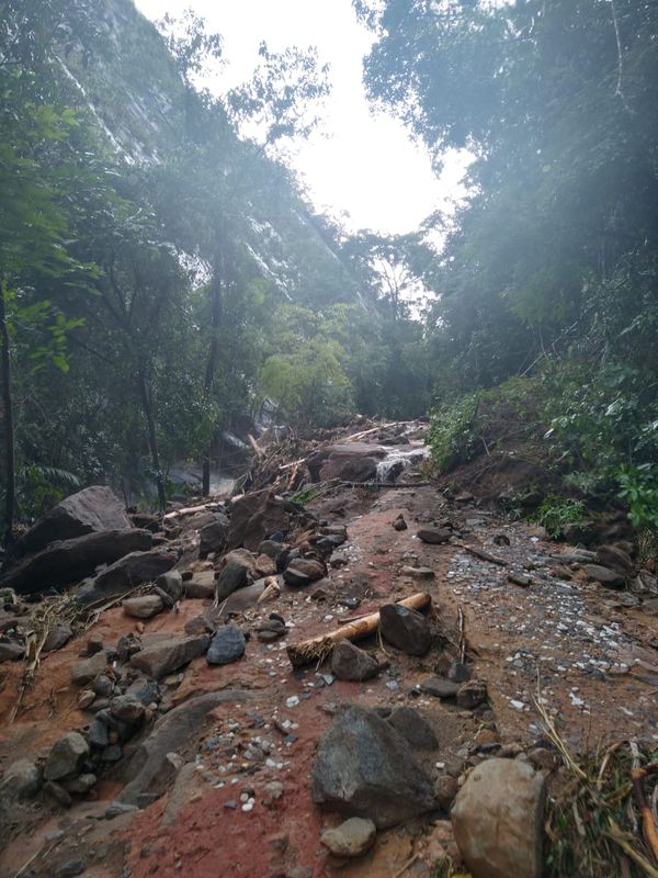 Chuva causa estragos nas comunidades de Pombal de Cima e Alto Pombal em Vargem Alta por Otávio Fiorin Panetto