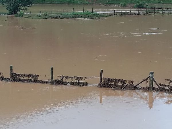 Chuva em São José de Fruteiras, Vargem Alta por Internauta