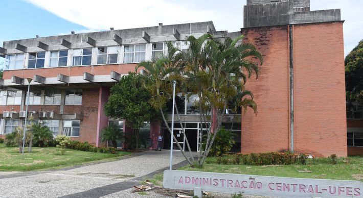 Os conselhos Universitário e o de Ensino, Pesquisa e Extensão vão deliberar sobre as medidas a serem implantadas para a retomada das aulas na universidade, cuja data está prevista para o dia 1° de setembro