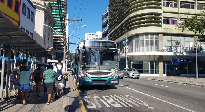 Internautas que utilizam o transporte público na Grande Vitória apontam o curto intervalo de tempo para a baldeação e a restrição de conexões possíveis entre os coletivos como alguns pontos que deveriam ser aprimorados