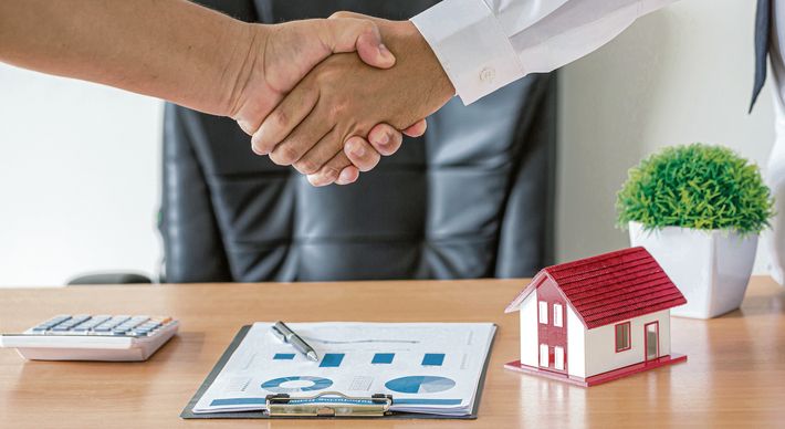 Cliente precisa organizar a vida financeira e tirar dúvidas com o banco