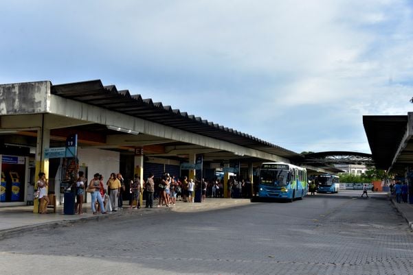 Data: 06/01/2020 - ES - Serra - Terminal de Carapina - Editoria: Cidades - Fernando Madeira - GZ