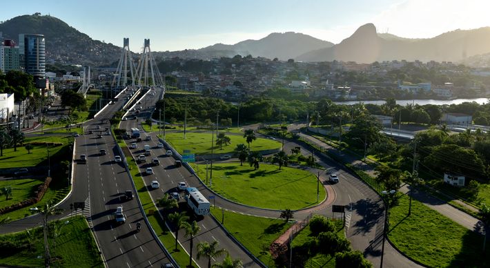 Segundo o Instituto, por causa do fenômeno, a semana começa com frio e chuva, mas o sol deve voltar a aparecer e as temperaturas sobem até quarta-feira (29)