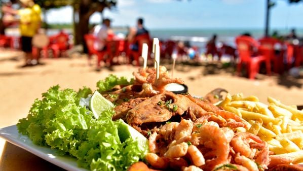 Comerciantes relatam que o peixe está em falta, por isso aumentou de valor; frutos do mar também estão mais caros