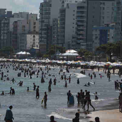 Imagem - Guarapari libera atividades na praia: "Não é para ficar lá tomando sol", diz secretário