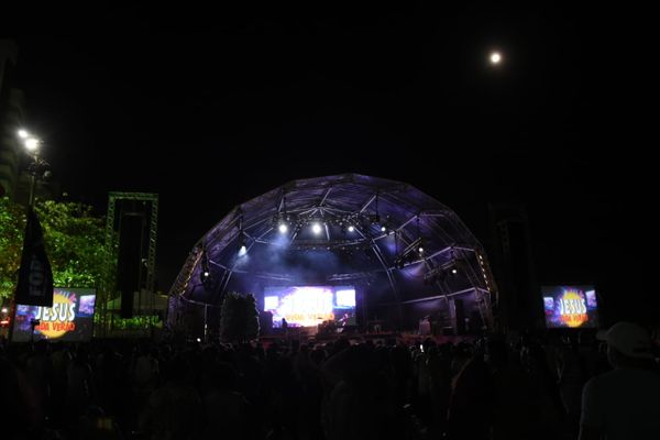 O evento gospel, Jesus Vida Verão,  acontece na Praia da Itapõa, em Vila Velha por Carlos Alberto Silva