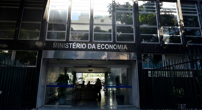 Proposta é tornar remuneração mais compatível com a da iniciativa privada. Regras ficaram de fora da primeira etapa da reforma, mas devem ser enviadas em projeto de lei ao Congresso