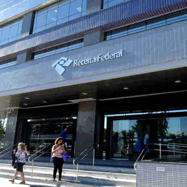 Imagem - Receita Federal investiga no ES fraude de R$ 20 milhões com IR