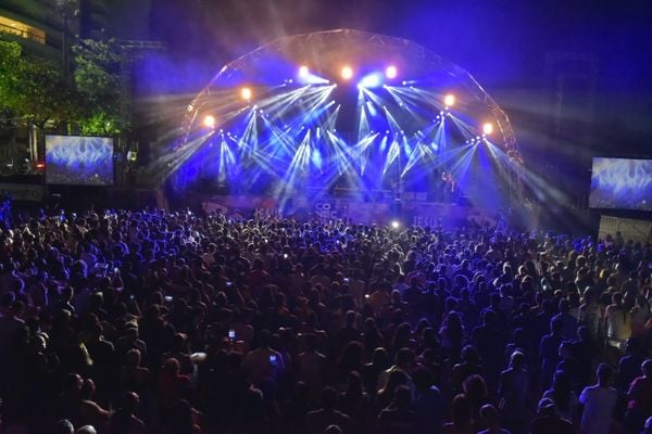 Segundo dia de Jesus Vida Verão na praia de Itapoã, em Vila Velha por Fernando Madeira