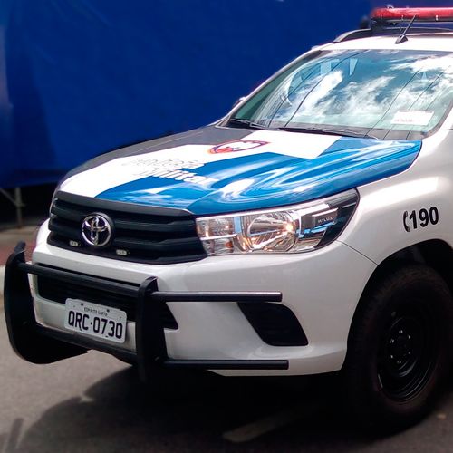 Crime aconteceu na manhã deste sábado (04) no centro da cidade. A vítima passava pelo local durante a disputa por um ponto comercial quando foi feita de refém